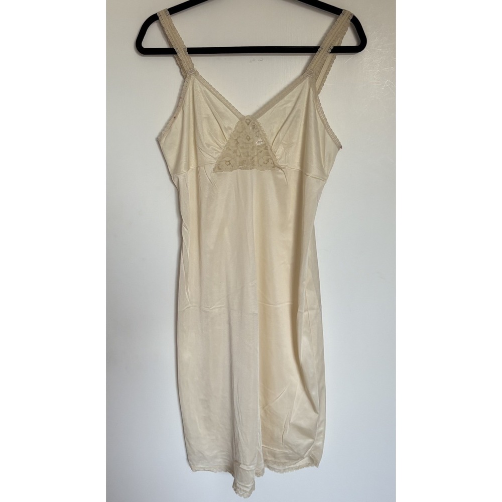 Vintage JC Penney Full Slip Dress Women's Size 40 Ivory Nylon Lace USA